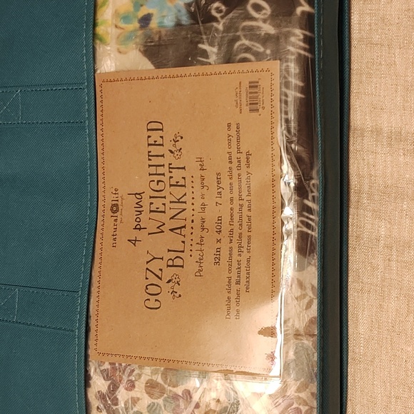 COZY WEIGHTED BLANKET - Picture 8 of 11